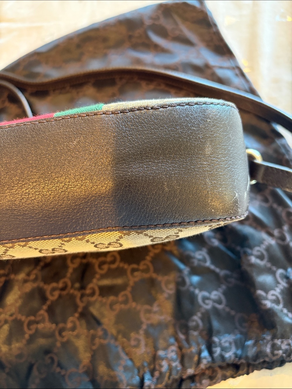 Gucci Beige GG Canvas Crossbody with Red & Green sherry line & Gold Bee - Picture 8 of 16